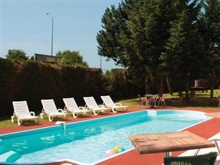 Agoda.com Apartments & Hotels France 