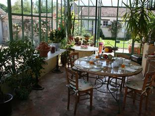 Agoda.com Apartments & Hotels France 