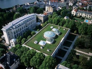 Agoda.com Apartments & Hotels France 