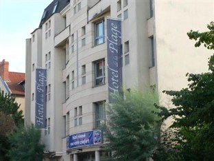 Agoda.com Apartments & Hotels France 