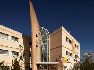 Agoda.com Apartments & Hotels France 