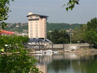 Agoda.com Apartments & Hotels France 