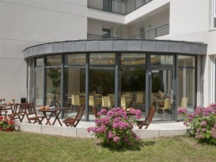 Agoda.com Apartments & Hotels France 