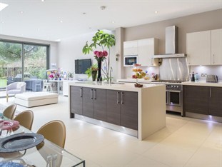 Agoda.com United Kingdom Apartments & Hotels