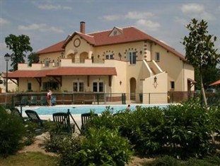 Agoda.com Apartments & Hotels France 