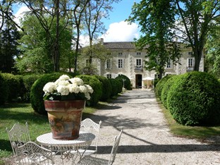 Agoda.com Apartments & Hotels France 