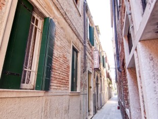 Agoda.com Italy Apartments & Hotels
