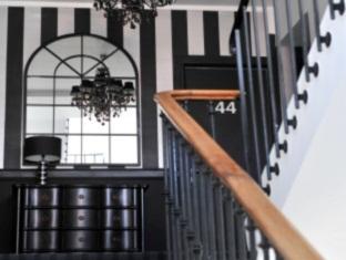 Agoda.com Apartments & Hotels France 