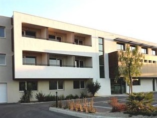 Agoda.com Apartments & Hotels France 