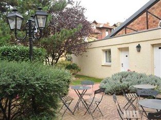 Agoda.com Apartments & Hotels France 