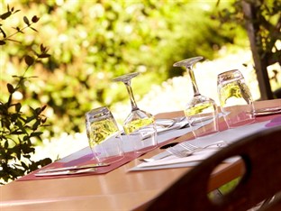 Agoda.com Apartments & Hotels France 