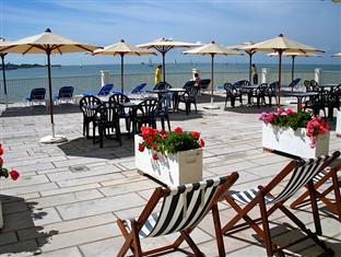 Agoda.com Apartments & Hotels France 