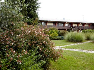 Agoda.com Apartments & Hotels France 